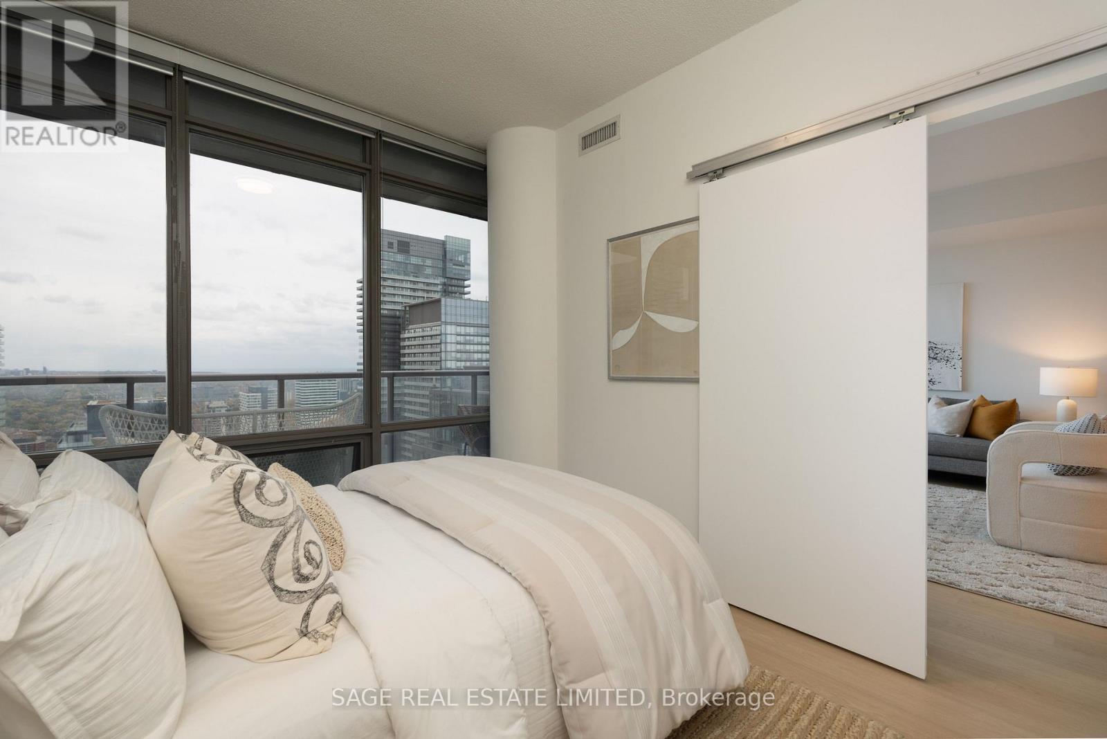 4706 - 832 Bay Street, Toronto, Ontario  M5S 1Z6 - Photo 15 - C12511942