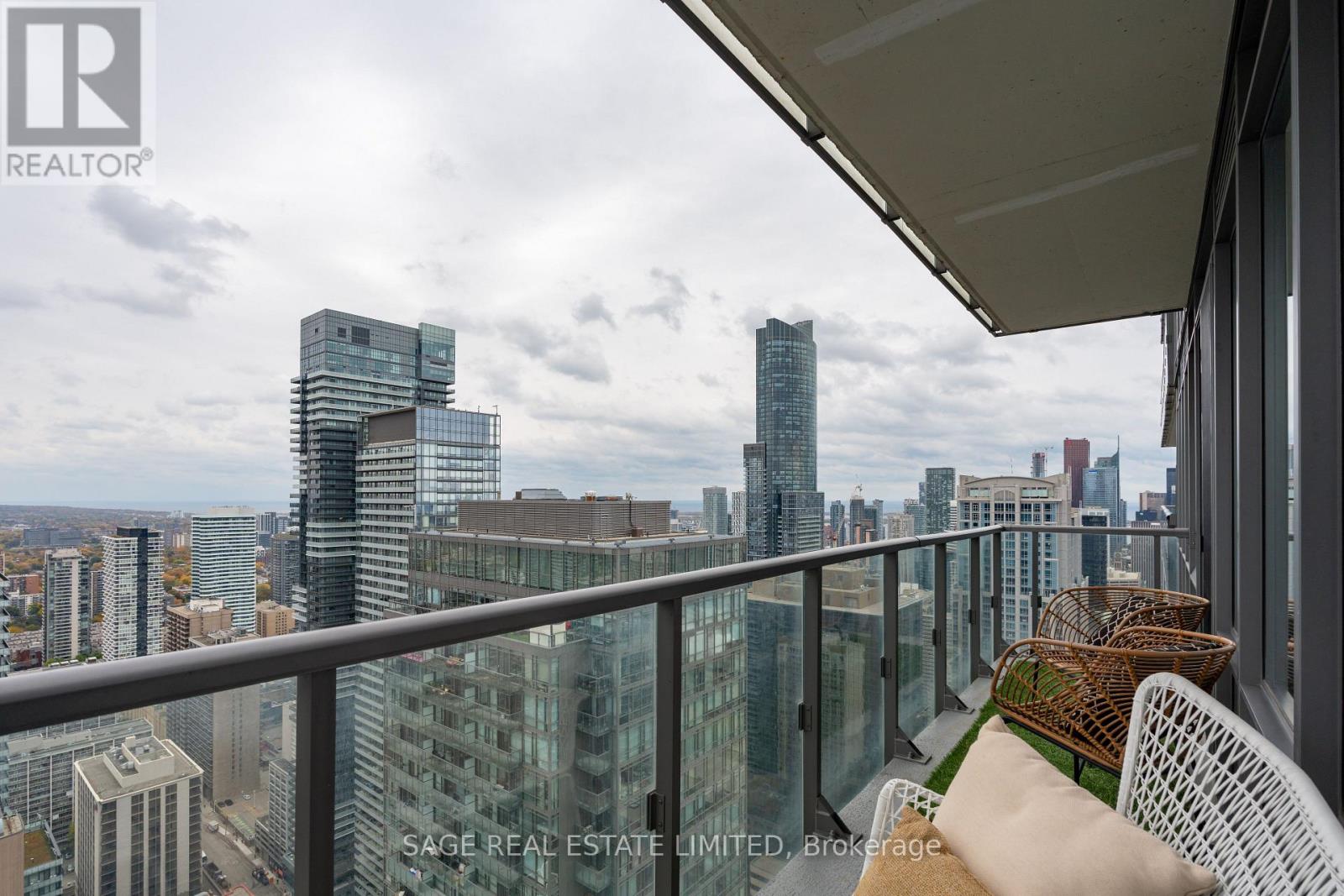 4706 - 832 Bay Street, Toronto, Ontario  M5S 1Z6 - Photo 18 - C12511942