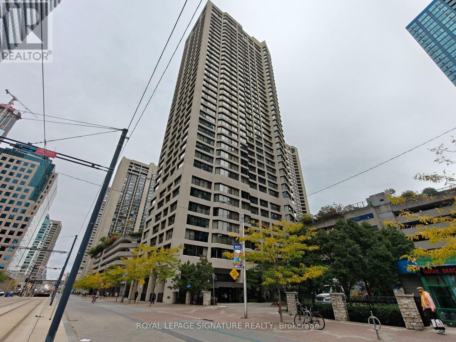 512 - 55 HARBOUR SQUARE, Toronto, Ontario