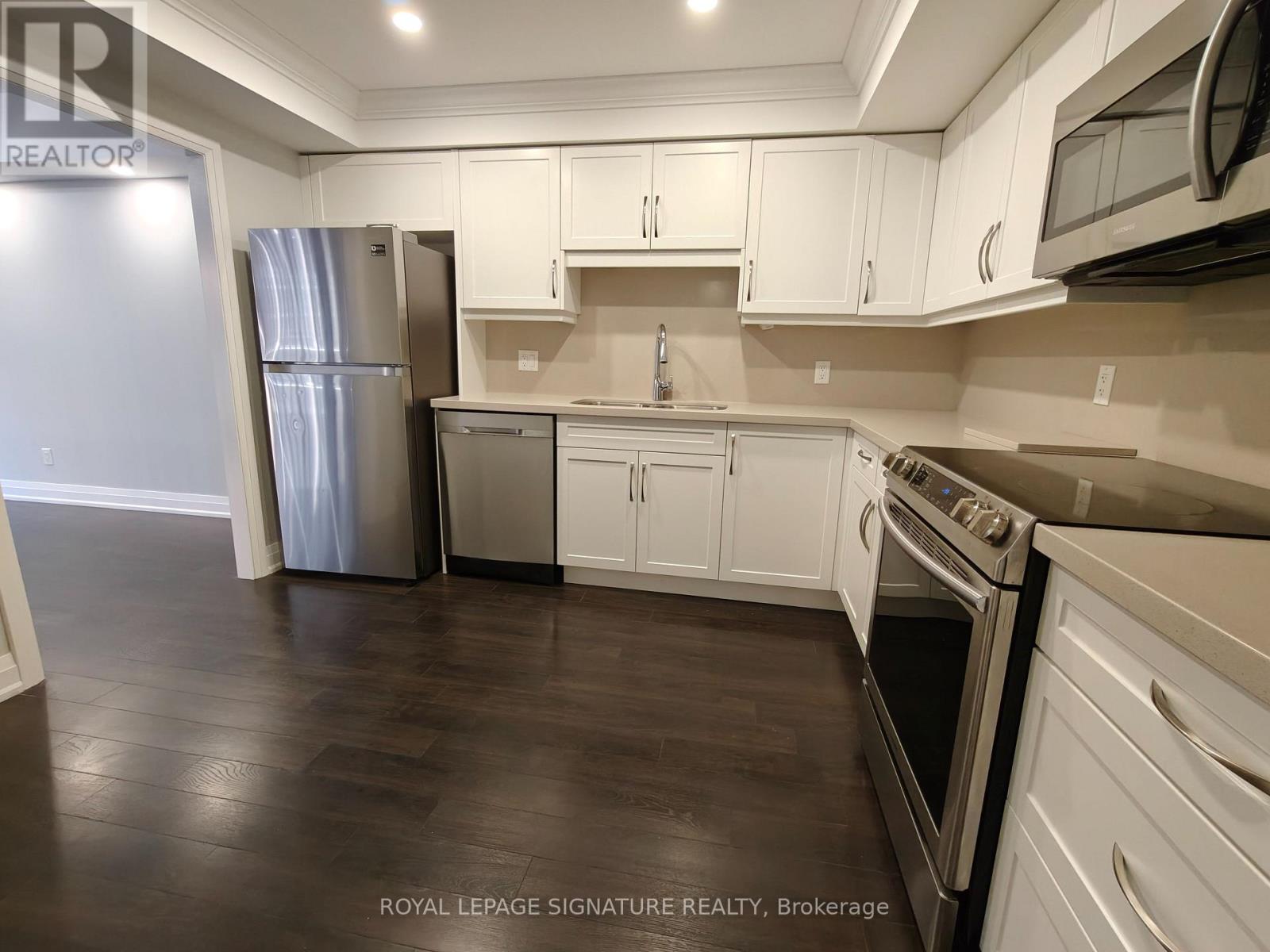 512 - 55 Harbour Square, Toronto, Ontario  M5J 2L1 - Photo 16 - C12511954