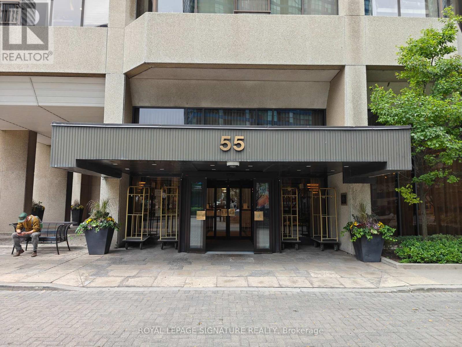 512 - 55 Harbour Square, Toronto, Ontario  M5J 2L1 - Photo 3 - C12511954