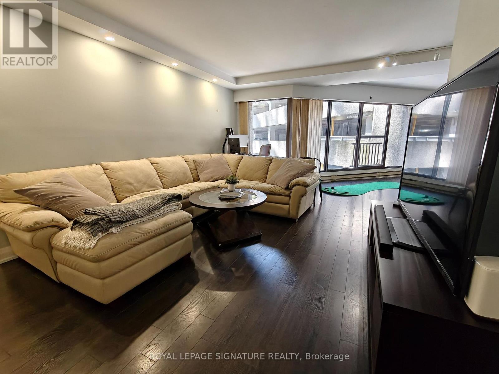 512 - 55 Harbour Square, Toronto, Ontario  M5J 2L1 - Photo 7 - C12511954