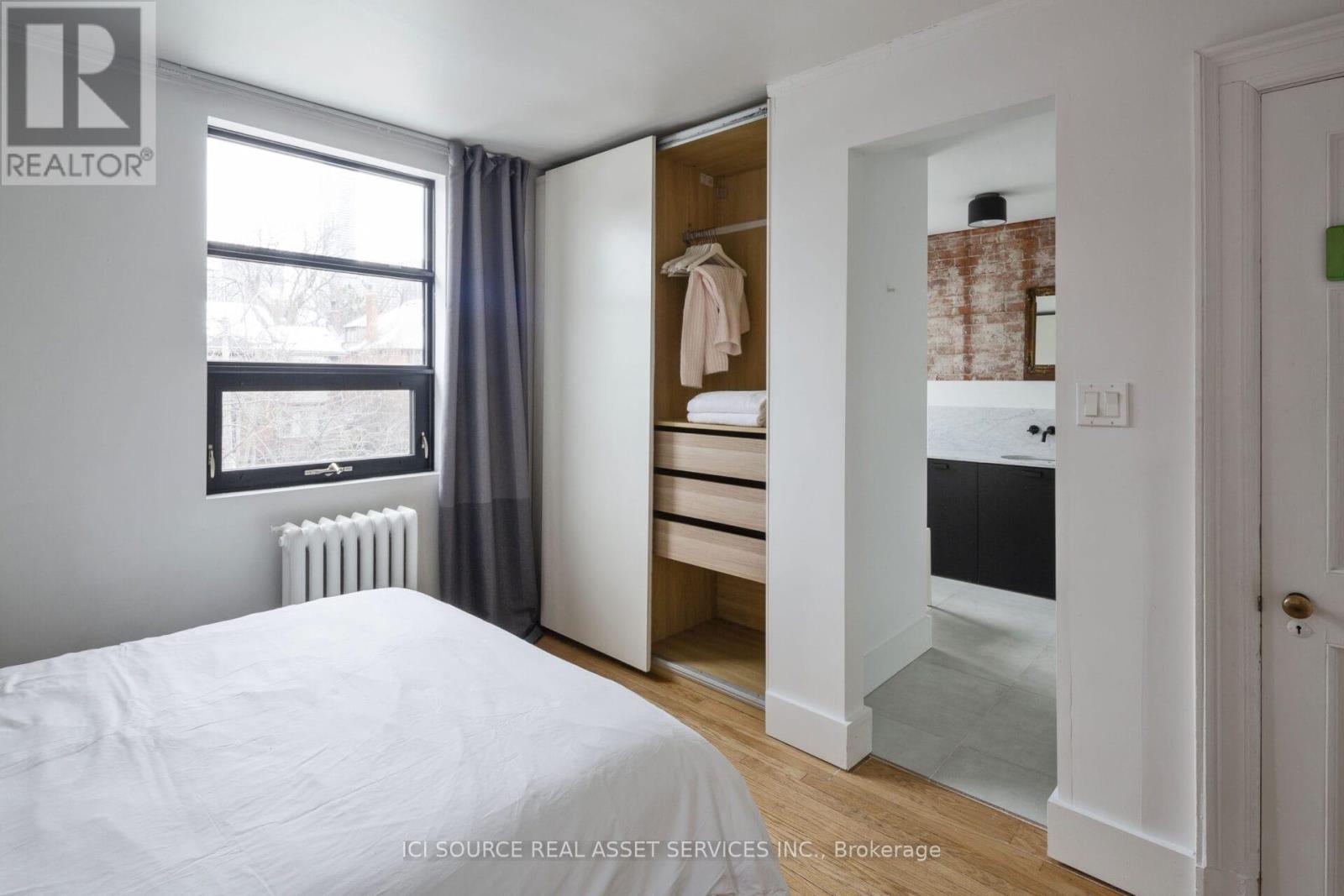 70 Crescent Road, Toronto, Ontario  M4W 1T5 - Photo 2 - C12511994