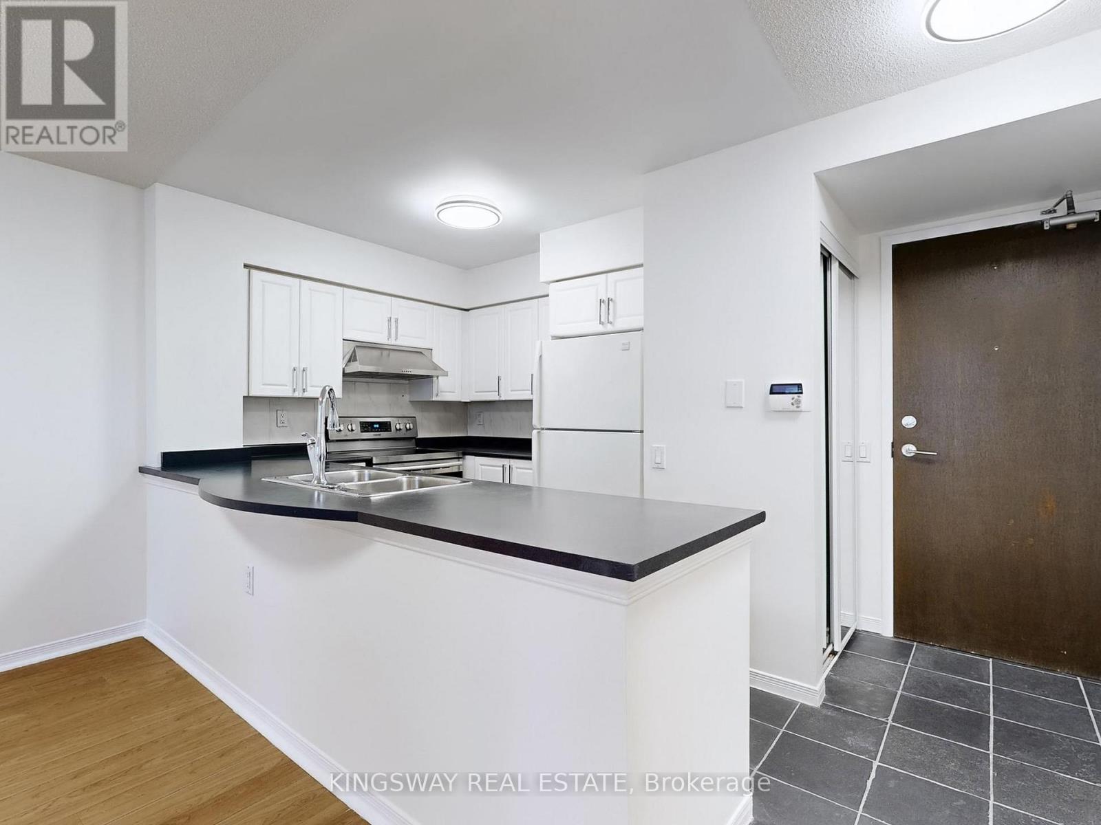 1607 - 388 Bloor Street E, Toronto, Ontario  M4W 3W9 - Photo 2 - C12512036