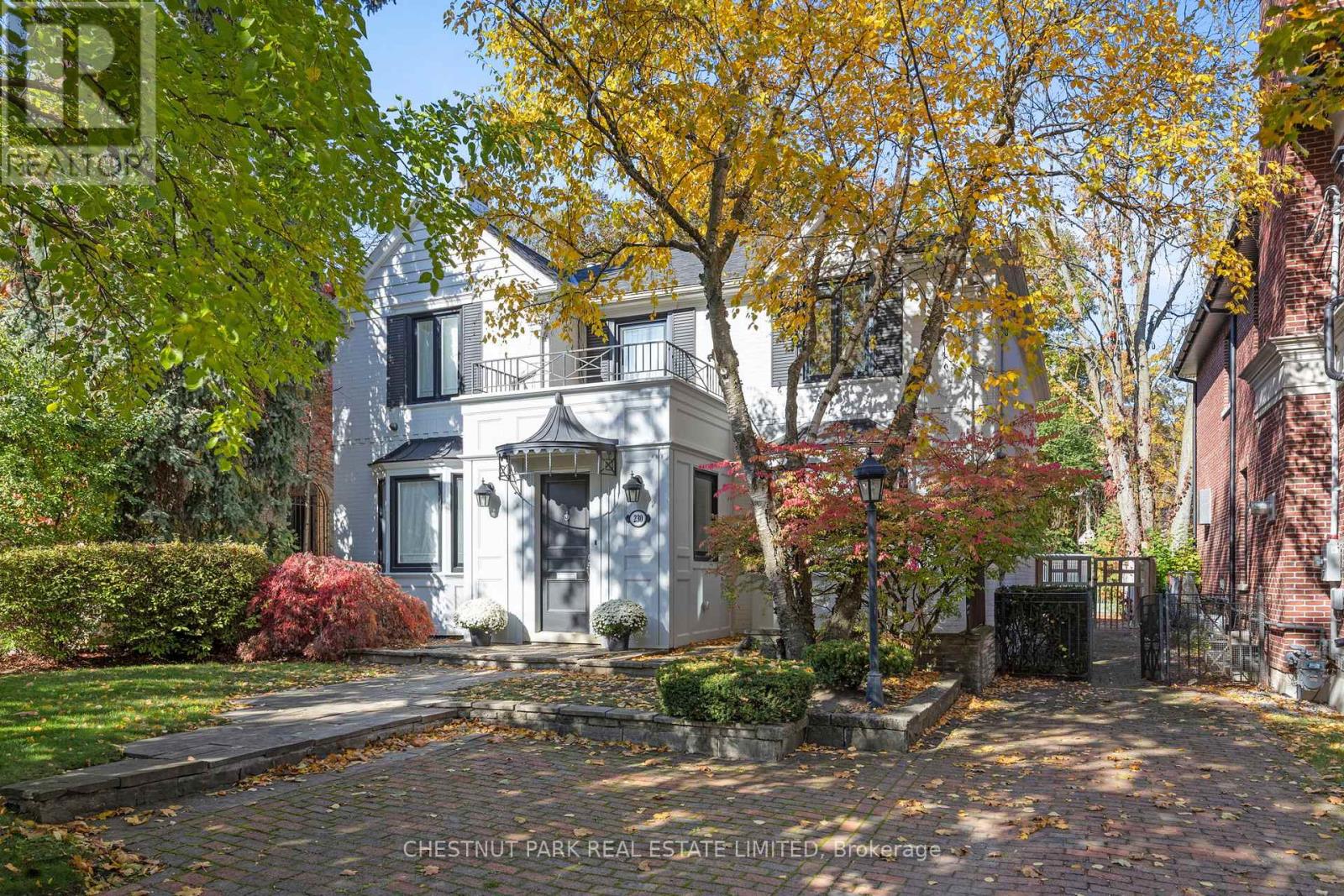 230 STRATHALLAN WOOD, Toronto, Ontario