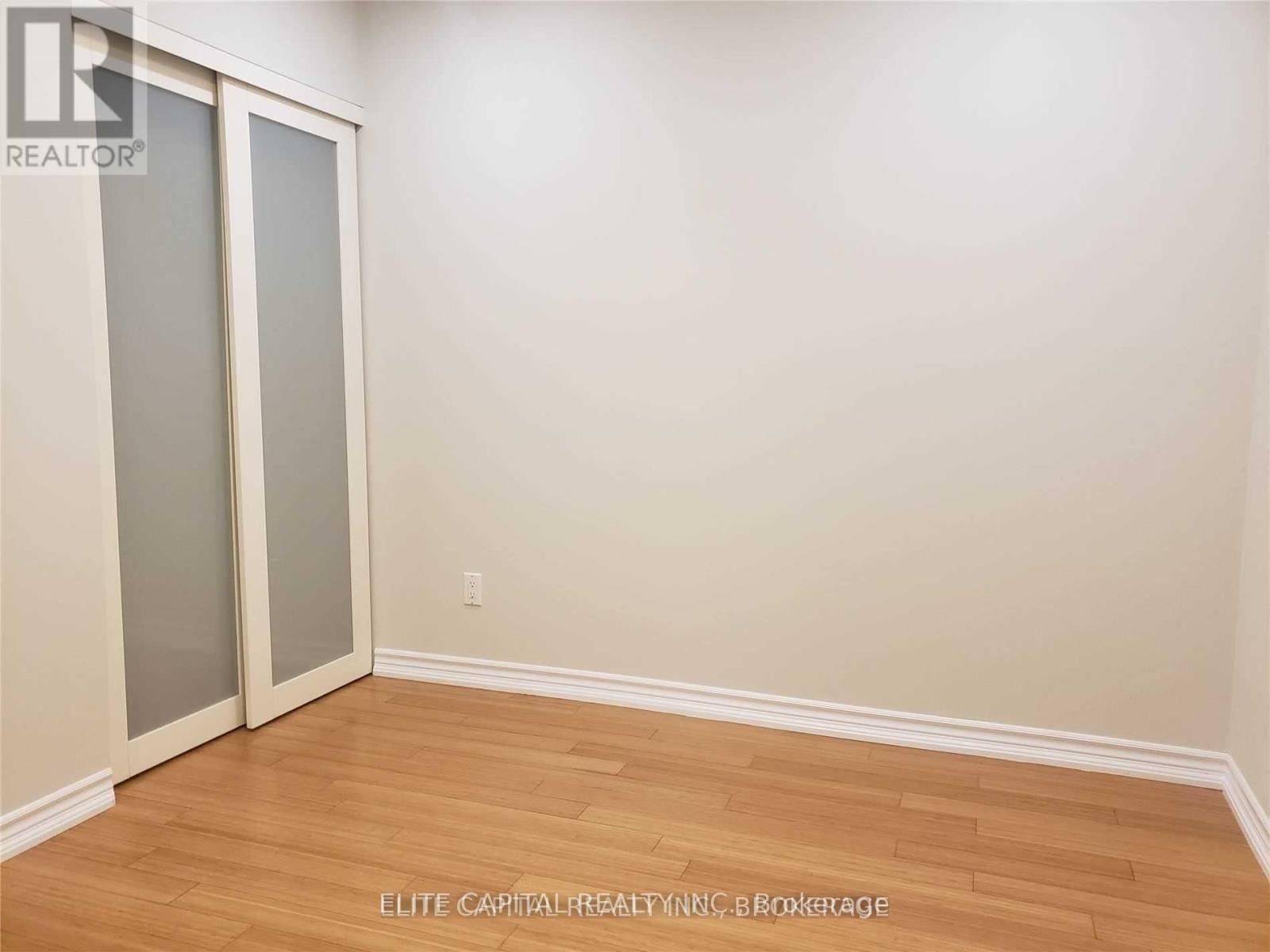4 Bards Walk Way, Toronto, Ontario  M2J 4T9 - Photo 7 - C12512084