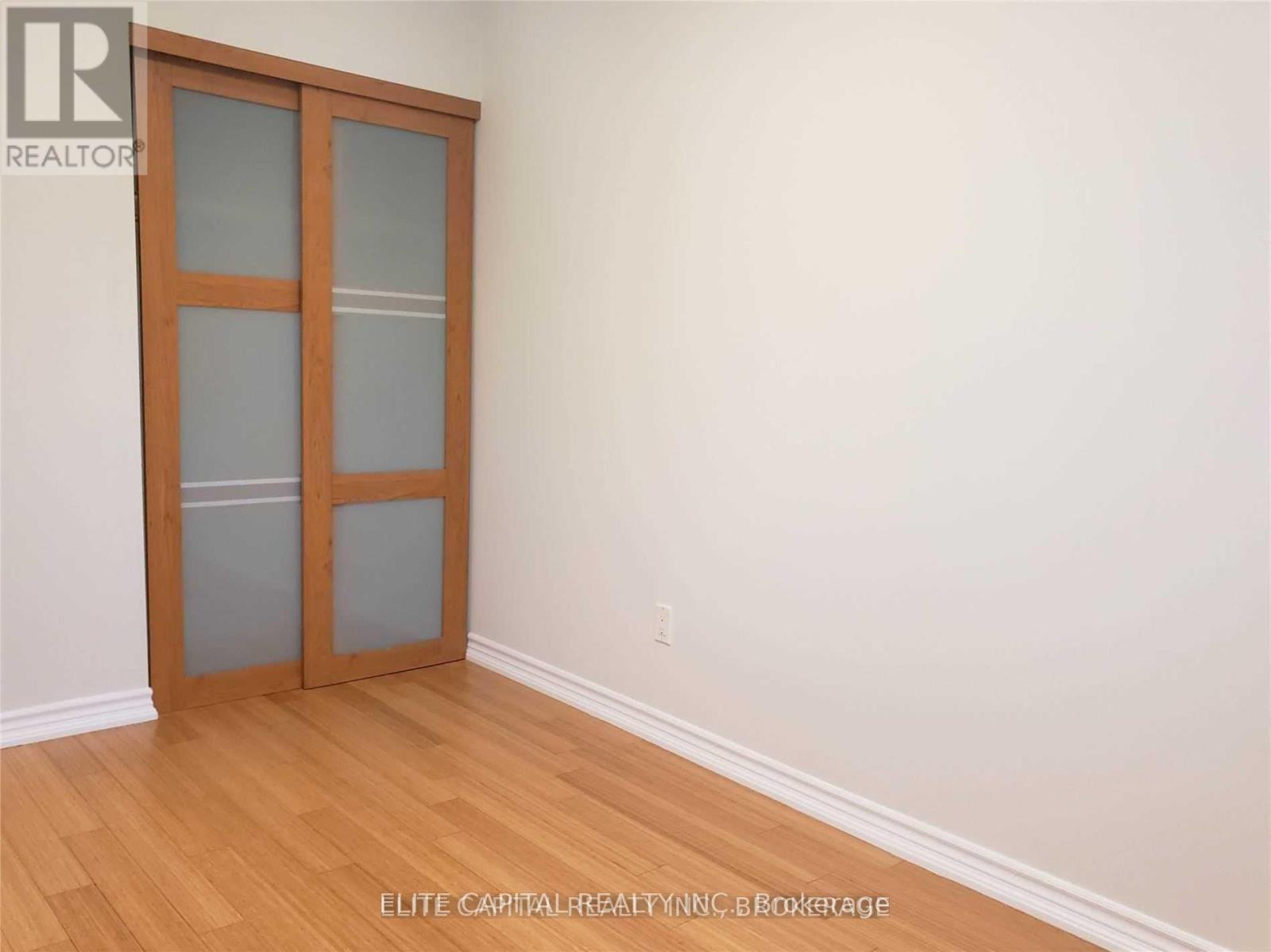 4 Bards Walk Way, Toronto, Ontario  M2J 4T9 - Photo 8 - C12512084