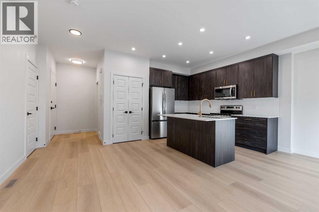 245 Waterford Heath, Chestermere, Alberta  T1X 2Z8 - Photo 11 - A2256638