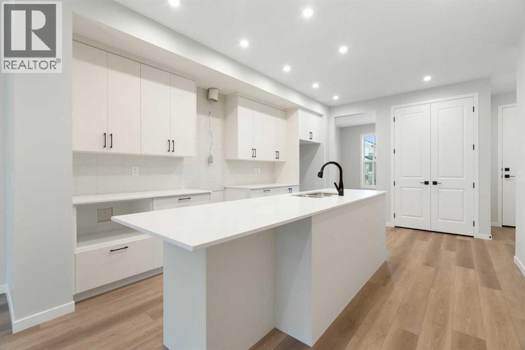 552 Rowmont Boulevard Nw, Calgary, Alberta  T3L 0L6 - Photo 7 - A2258333