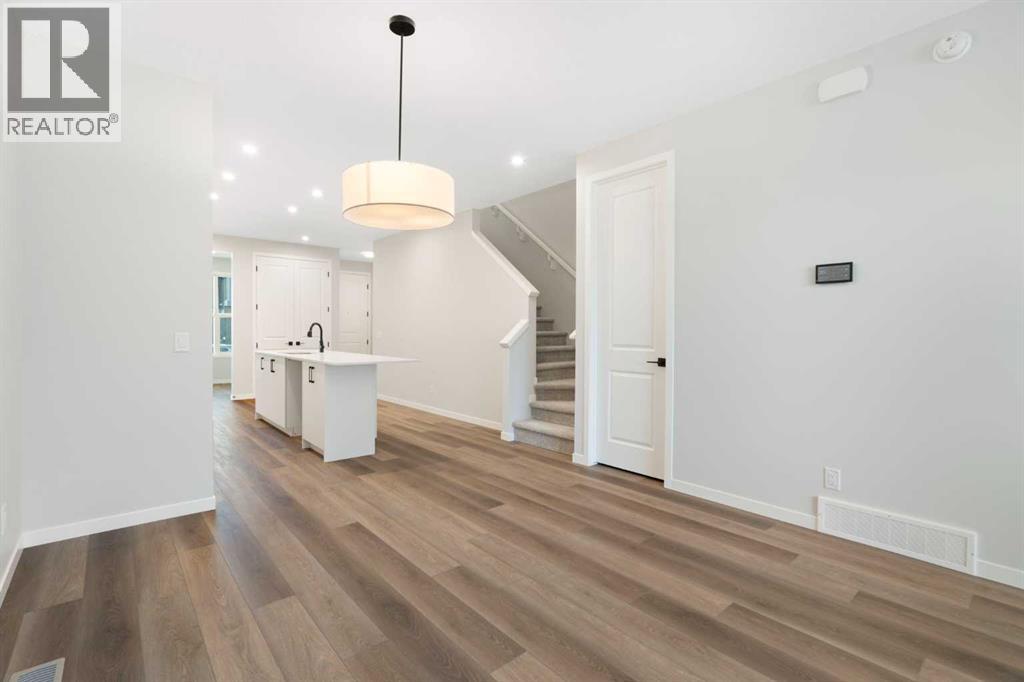 552 Rowmont Boulevard Nw, Calgary, Alberta  T3L 0L6 - Photo 12 - A2258333