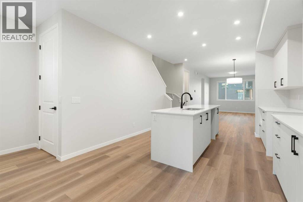 Property at 552 Rowmont Boulevard NW image 4