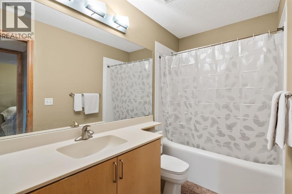 120 Simcoe Close Sw, Calgary, Alberta  T3H 4N3 - Photo 35 - A2262709