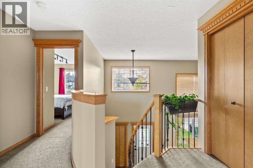 120 Simcoe Close Sw, Calgary, Alberta  T3H 4N3 - Photo 17 - A2262709