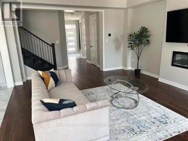 Room - 1568 Scarlett Trail, Pickering, Ontario  L1X 0N9 - Photo 2 - E12511960