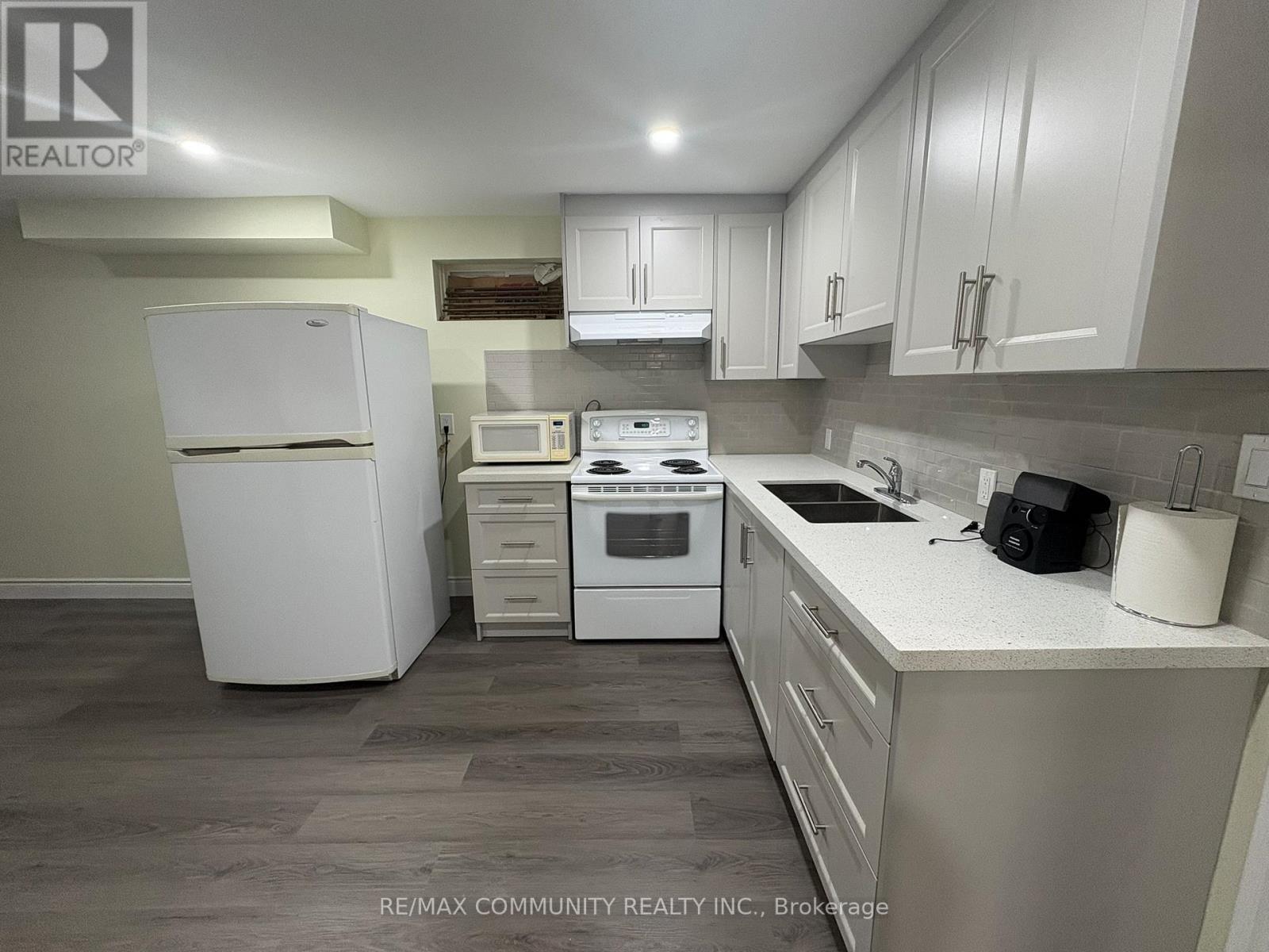 117 Millhouse Crescent, Toronto, Ontario  M1B 2E4 - Photo 4 - E12511974