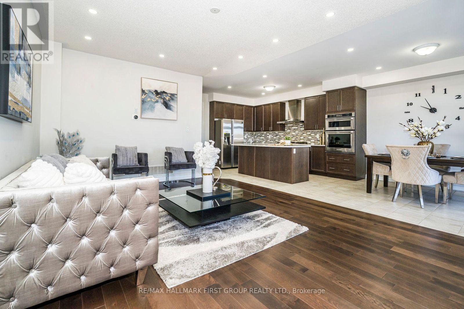 68 Hurst Drive, Ajax, Ontario  L1T 0N8 - Photo 10 - E12512100