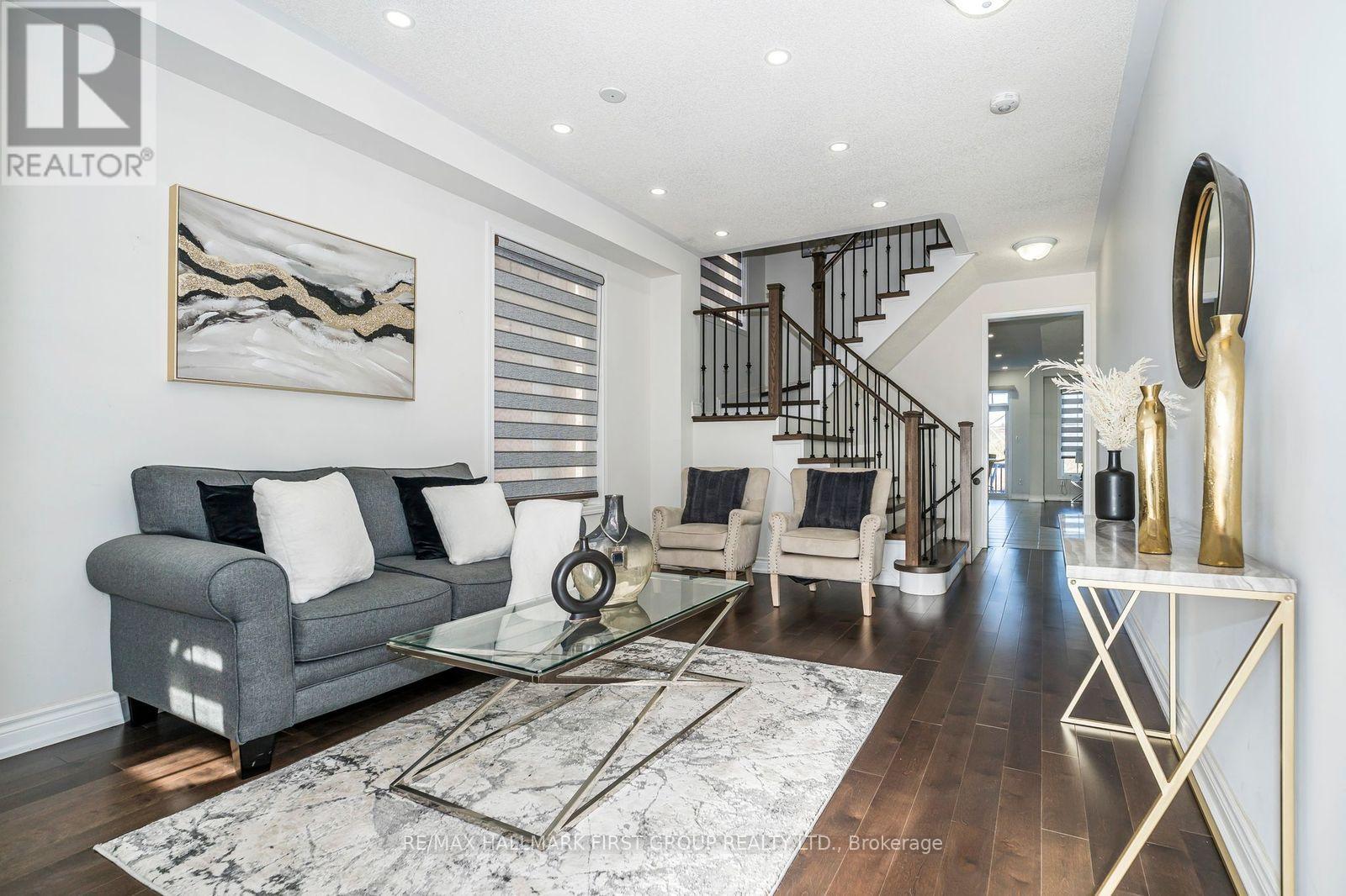 68 Hurst Drive, Ajax, Ontario  L1T 0N8 - Photo 4 - E12512100