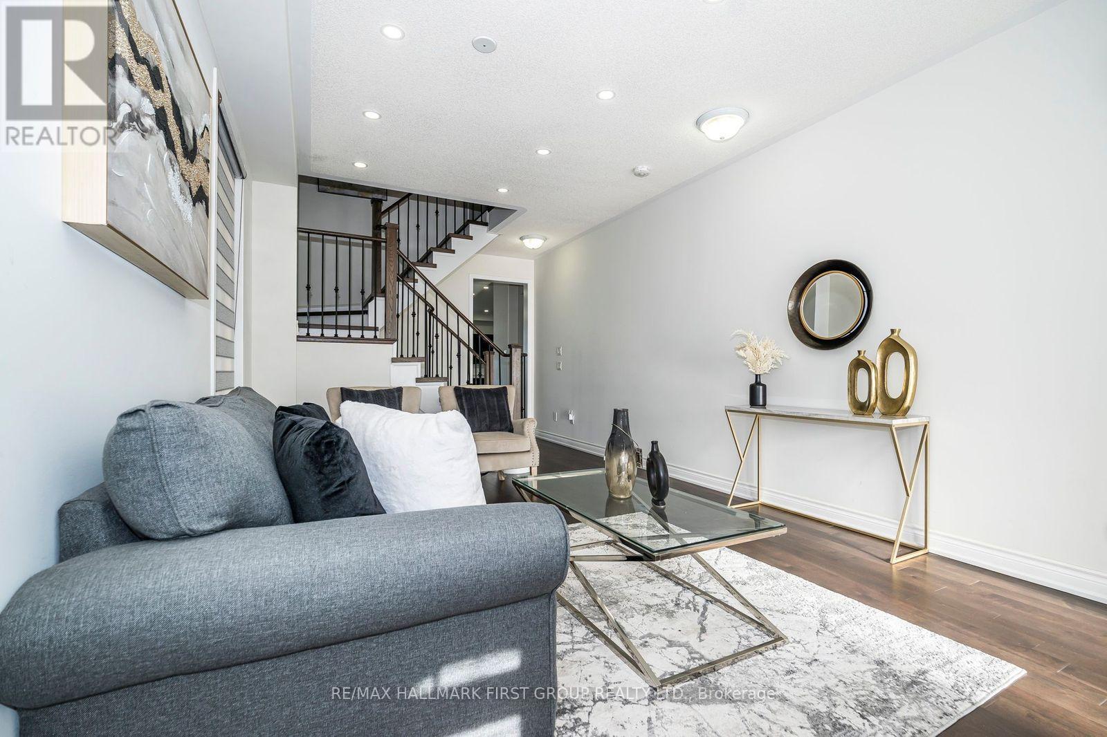 68 Hurst Drive, Ajax, Ontario  L1T 0N8 - Photo 7 - E12512100