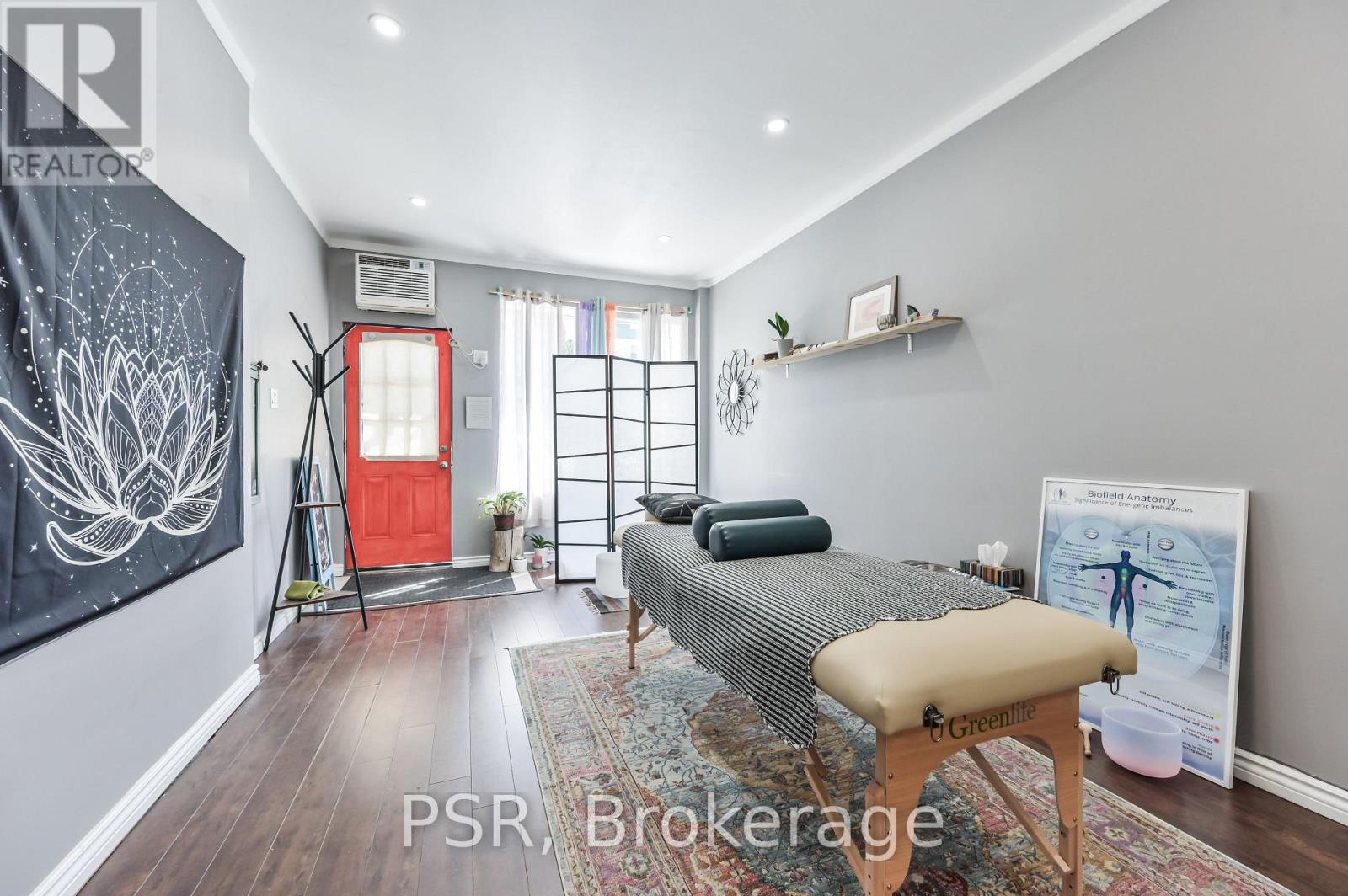 640 Pape Avenue, Toronto, Ontario  M4K 3S3 - Photo 3 - E12512120