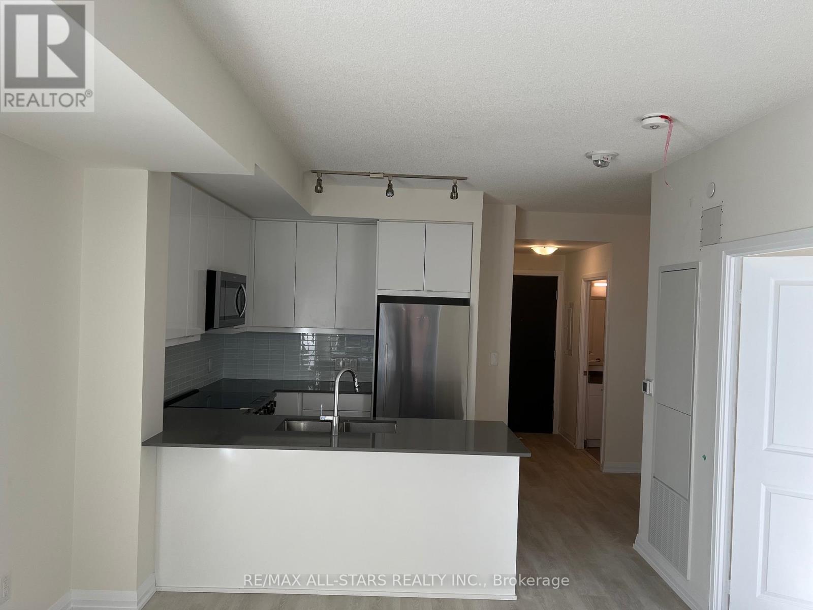1826 - 3270 Sheppard Avenue E, Toronto, Ontario  M1T 0B3 - Photo 2 - E12512176