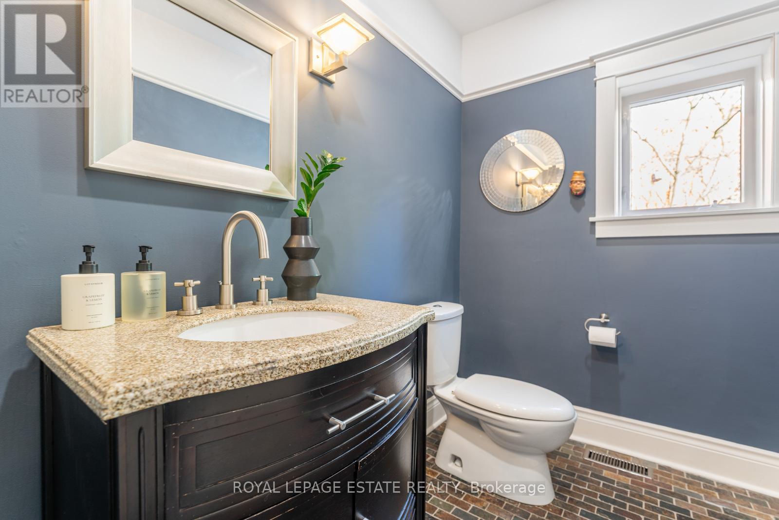 6 Bracken Avenue, Toronto, Ontario  M4E 1N2 - Photo 13 - E12512178