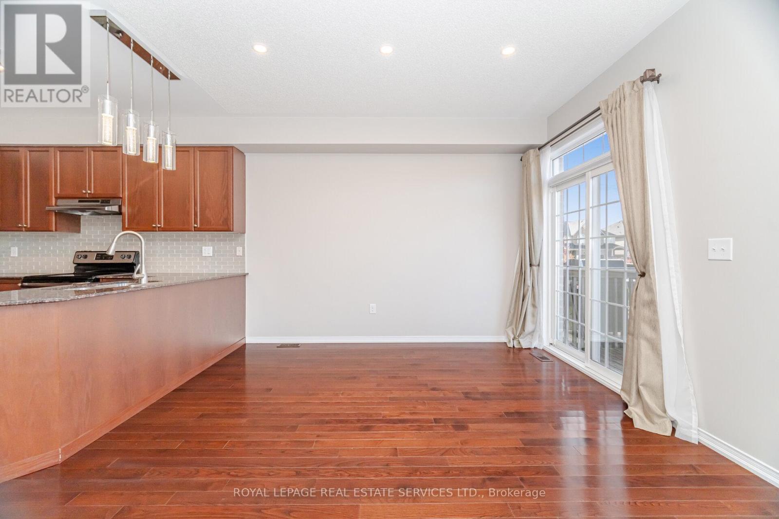 4 - 745 Farmstead Drive, Milton, Ontario  L9T 8B1 - Photo 16 - W12449135