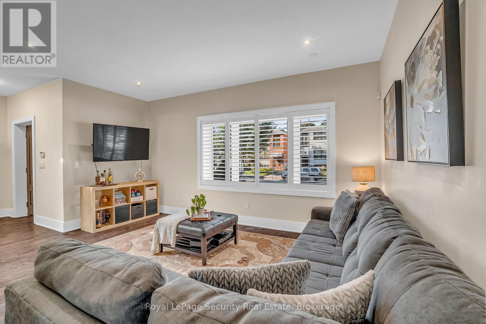 7 Avalon Avenue, Toronto, Ontario  M6N 4V4 - Photo 9 - W12403069