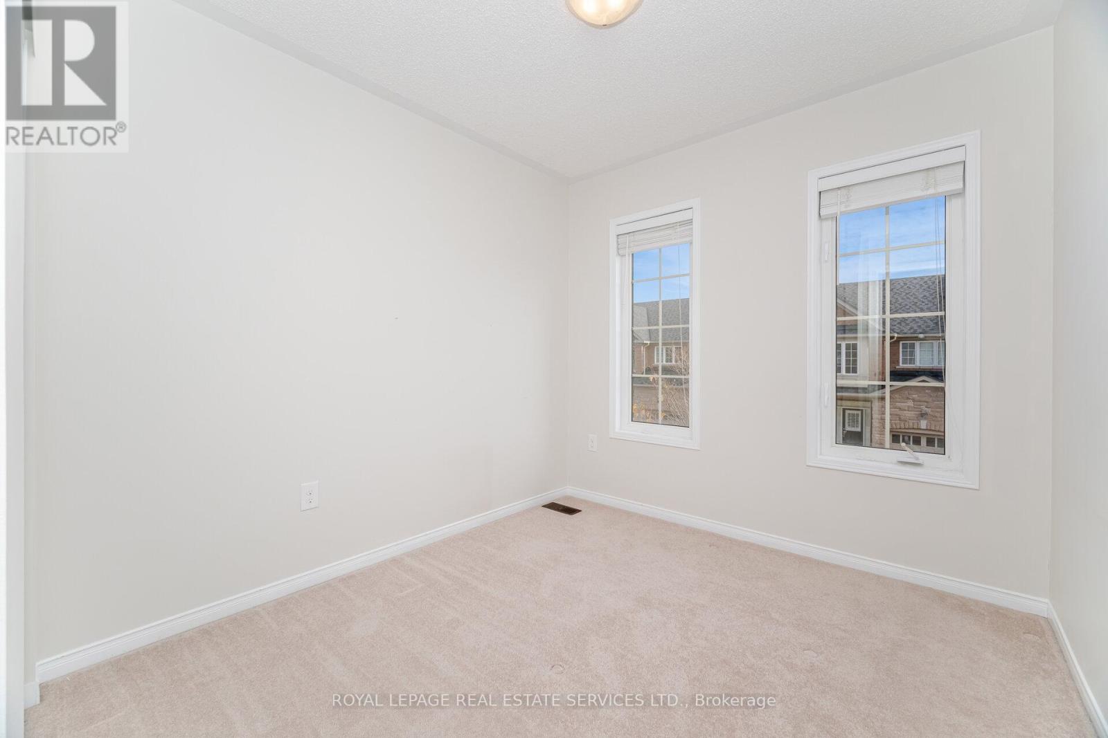 4 - 745 Farmstead Drive, Milton, Ontario  L9T 8B1 - Photo 35 - W12449135