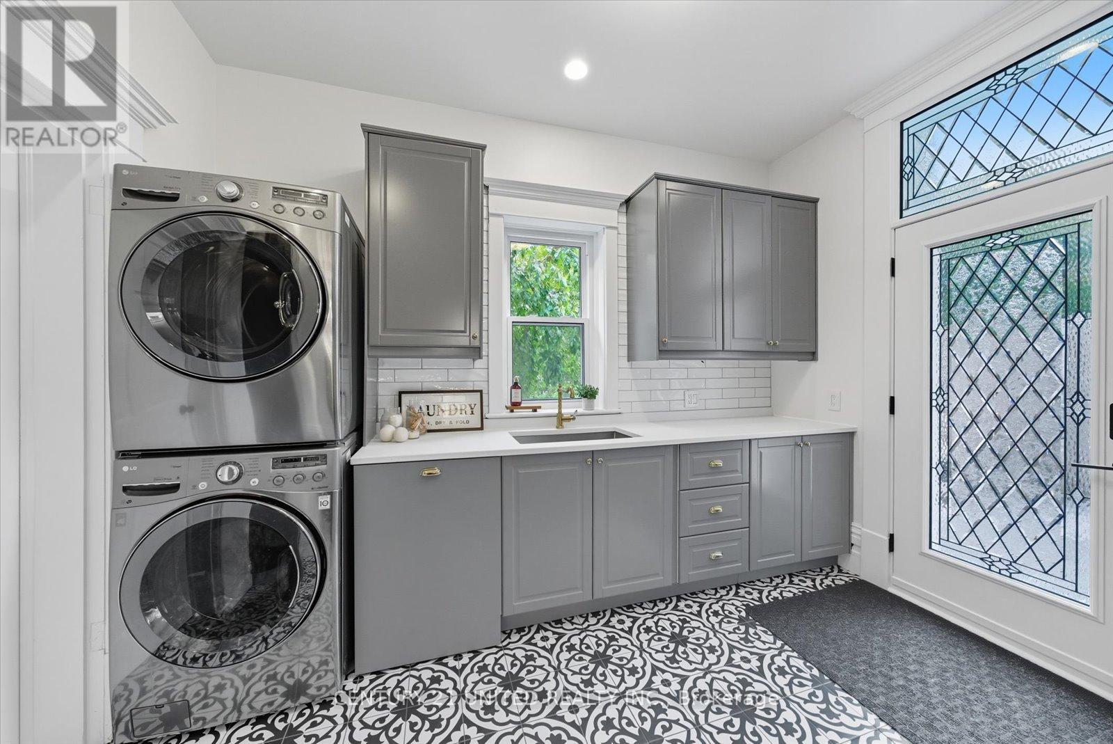 559 Downie Street, Peterborough, Ontario K9H 4J7 - Photo 17 - X12512238