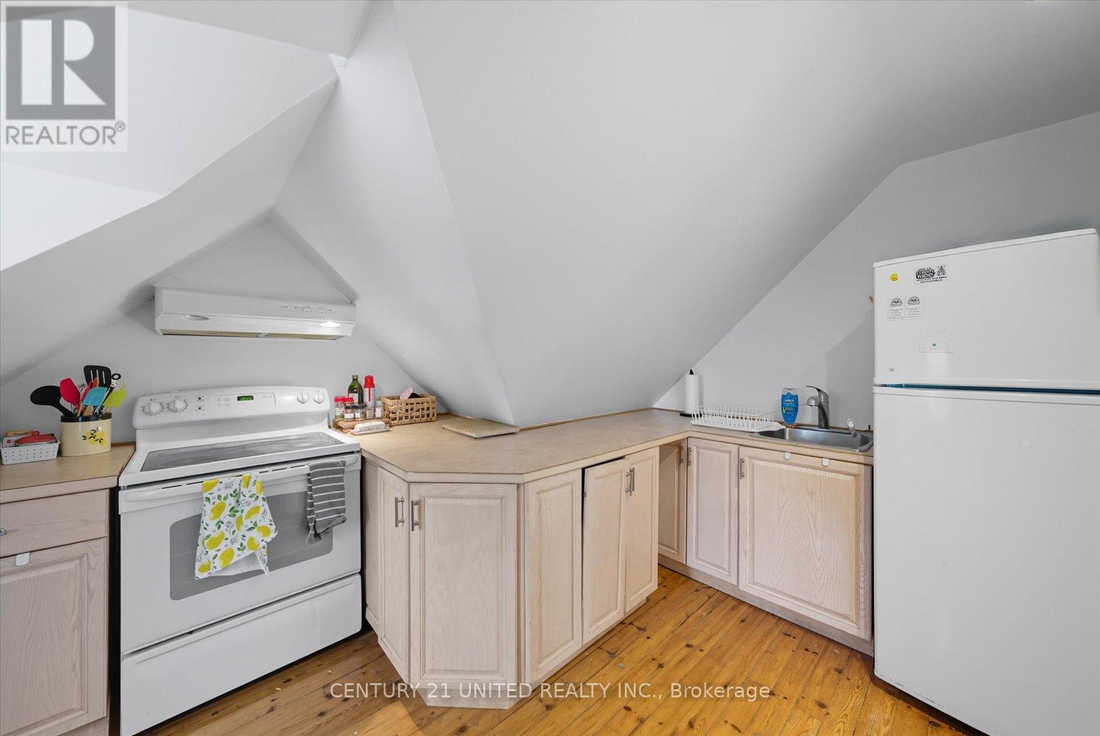 559 Downie Street, Peterborough, Ontario K9H 4J7 - Photo 35 - X12512238