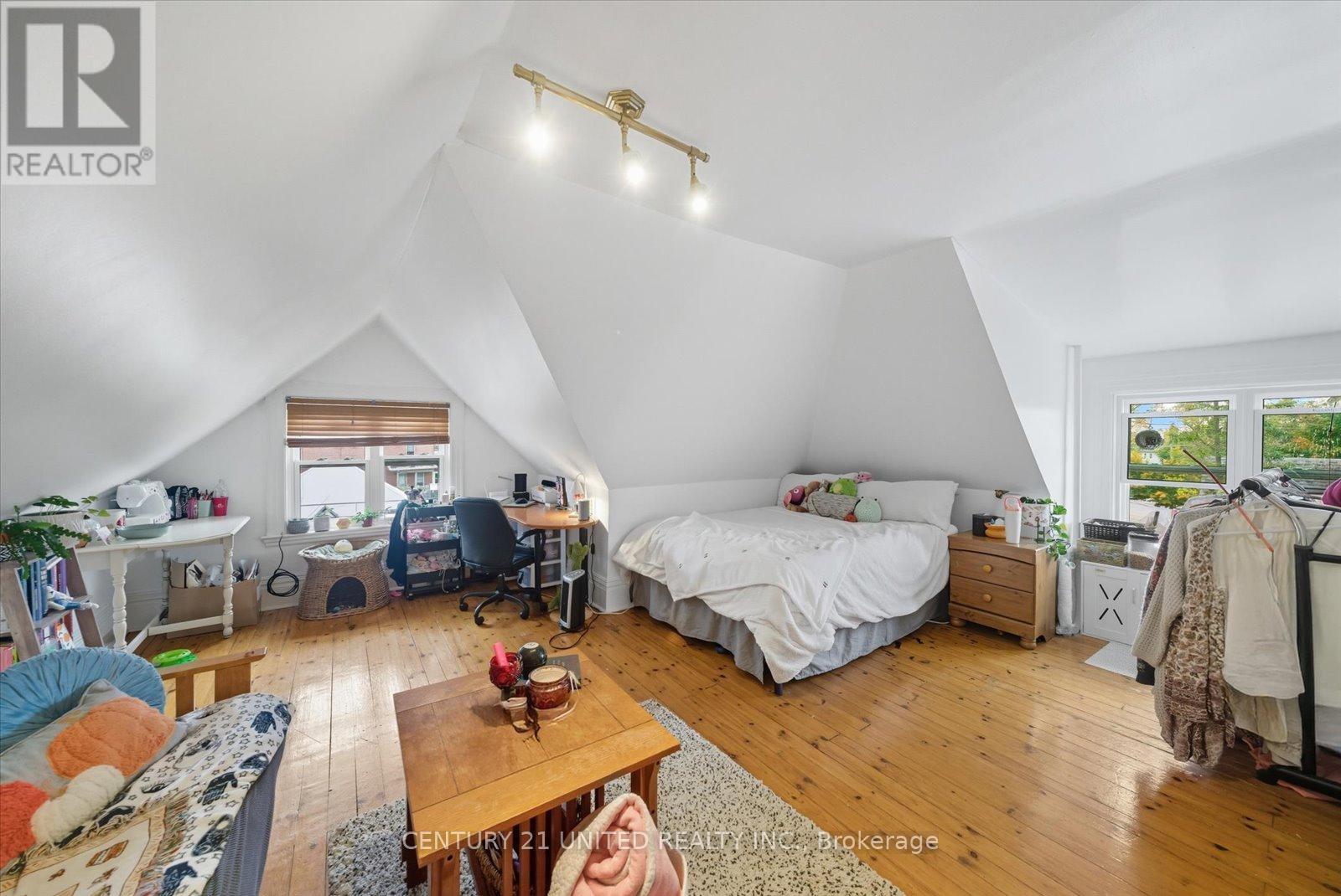 559 Downie Street, Peterborough, Ontario K9H 4J7 - Photo 37 - X12512238