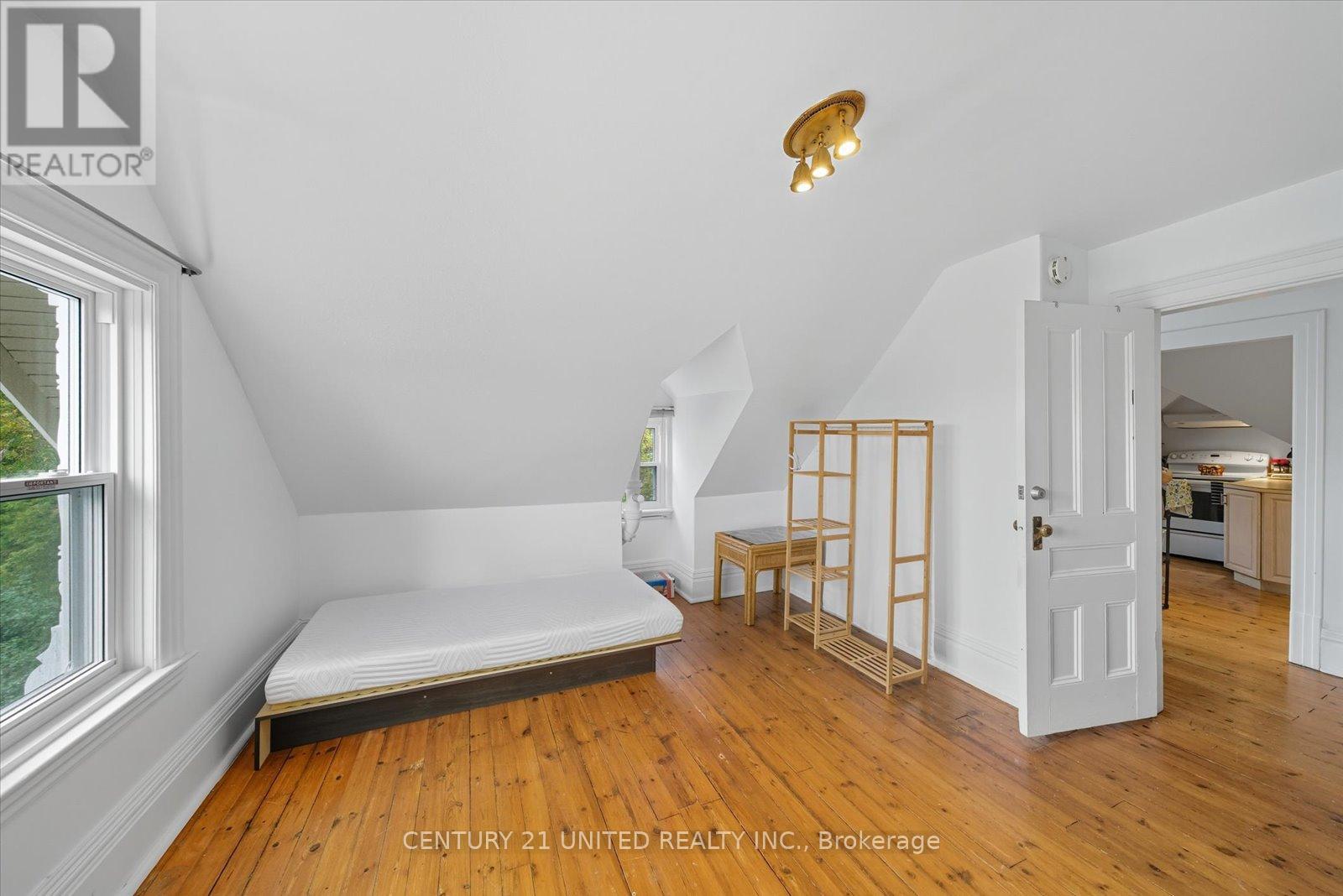 559 Downie Street, Peterborough, Ontario K9H 4J7 - Photo 39 - X12512238