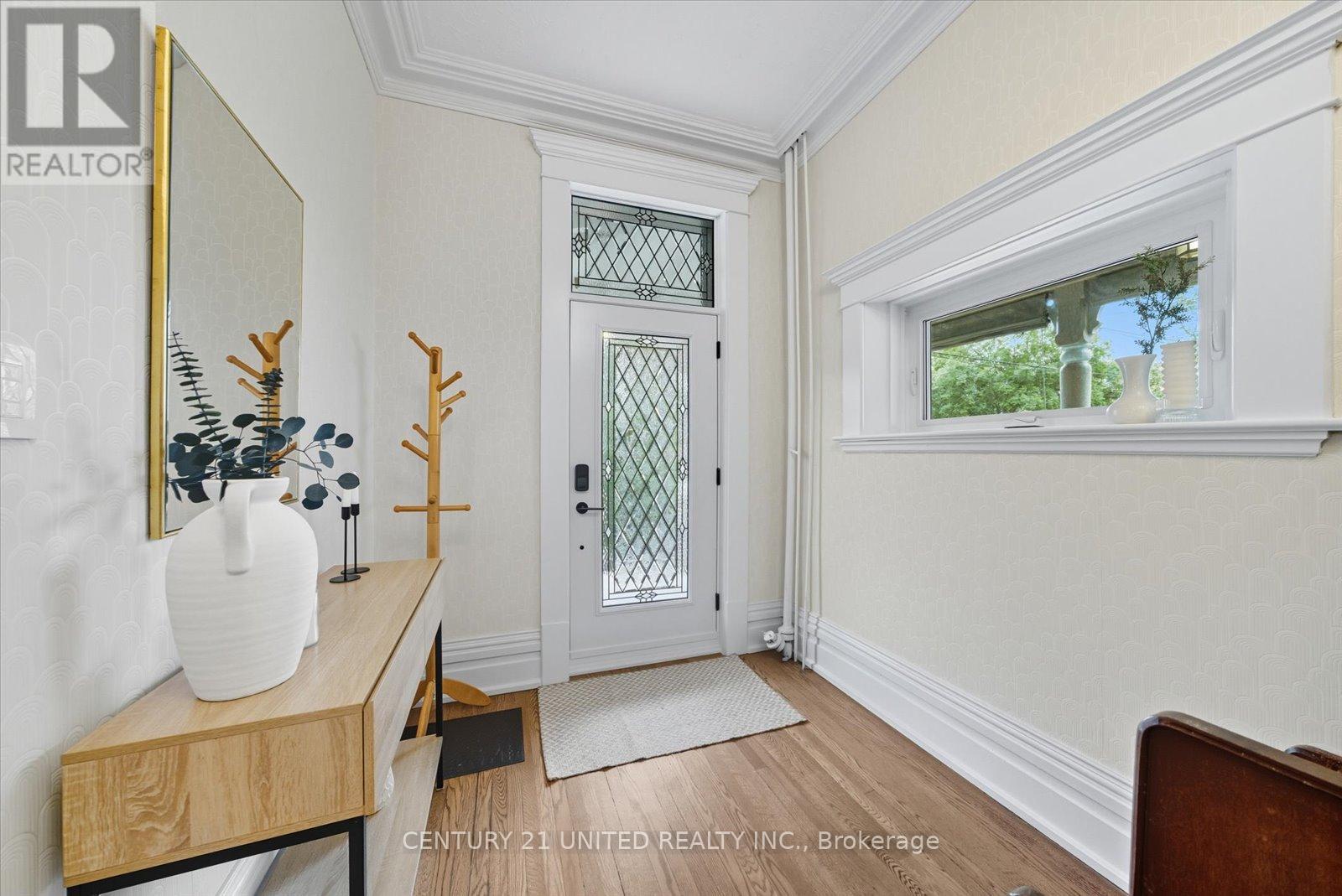 559 Downie Street, Peterborough, Ontario K9H 4J7 - Photo 4 - X12512238