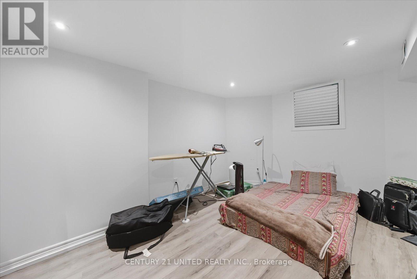 559 Downie Street, Peterborough, Ontario K9H 4J7 - Photo 45 - X12512238