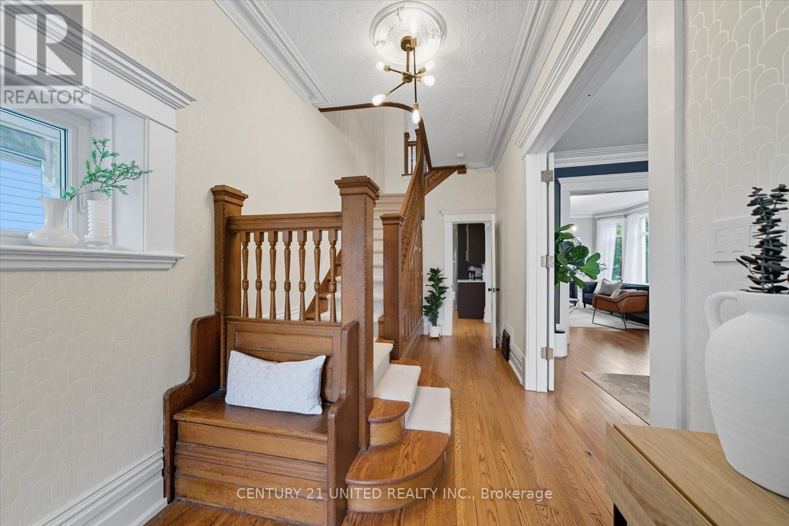 559 Downie Street, Peterborough, Ontario K9H 4J7 - Photo 6 - X12512238