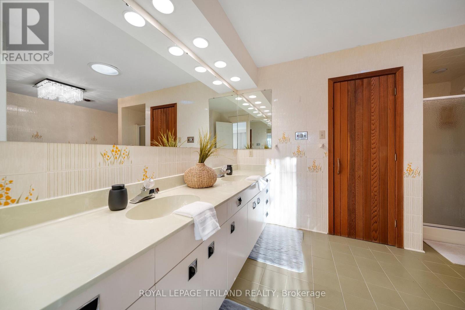 1024 Hunt Club Mews, London North (North L), Ontario  N6H 4R7 - Photo 23 - X12512270