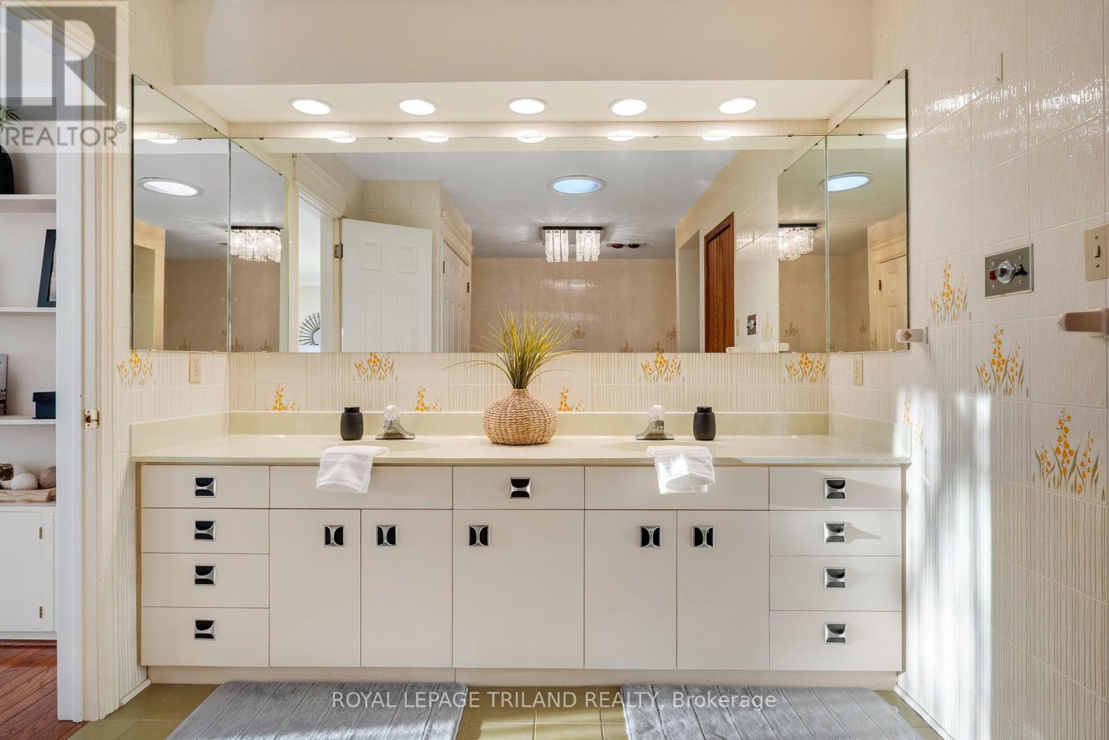 1024 Hunt Club Mews, London North (North L), Ontario  N6H 4R7 - Photo 24 - X12512270