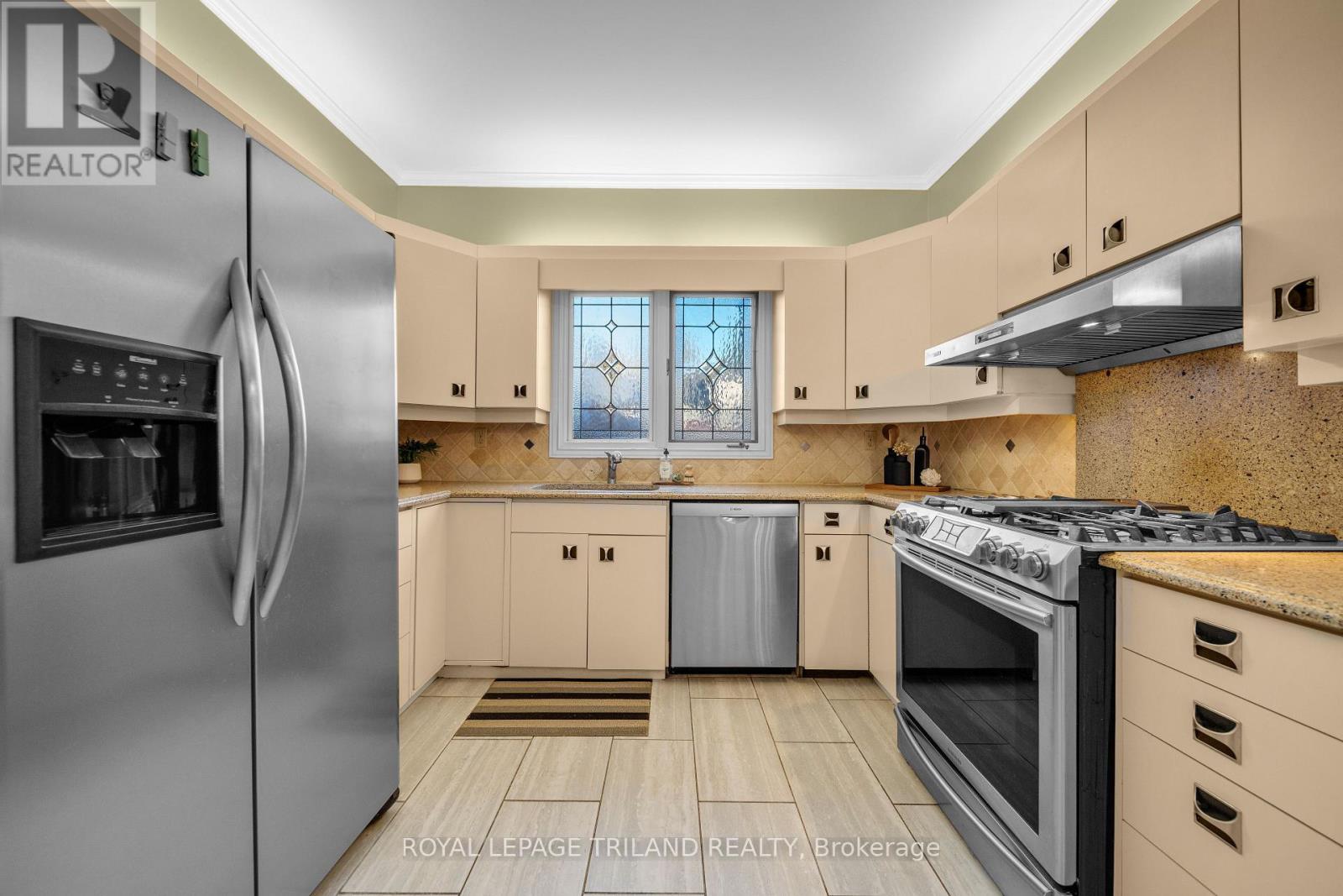 1024 Hunt Club Mews, London North (North L), Ontario  N6H 4R7 - Photo 8 - X12512270