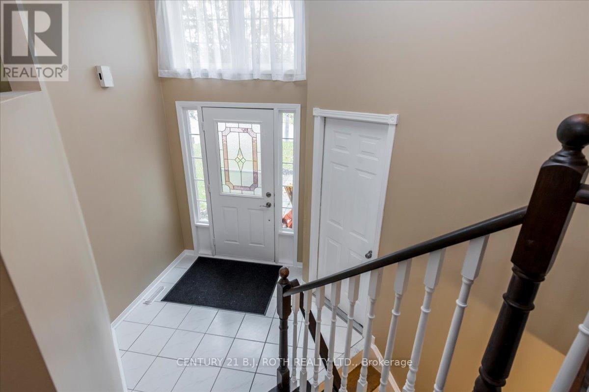 1082 Kensington Street, Innisfil, Ontario  L9S 1V1 - Photo 3 - N12511964