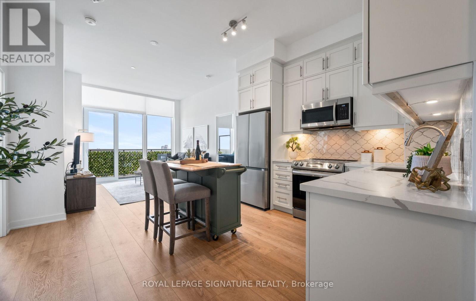 PH07 - 105 ONEIDA CRESCENT, Richmond Hill, Ontario