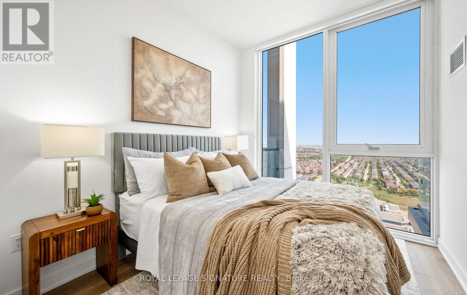 Ph07 - 105 Oneida Crescent, Richmond Hill, Ontario  L4B 0H6 - Photo 4 - N12511990