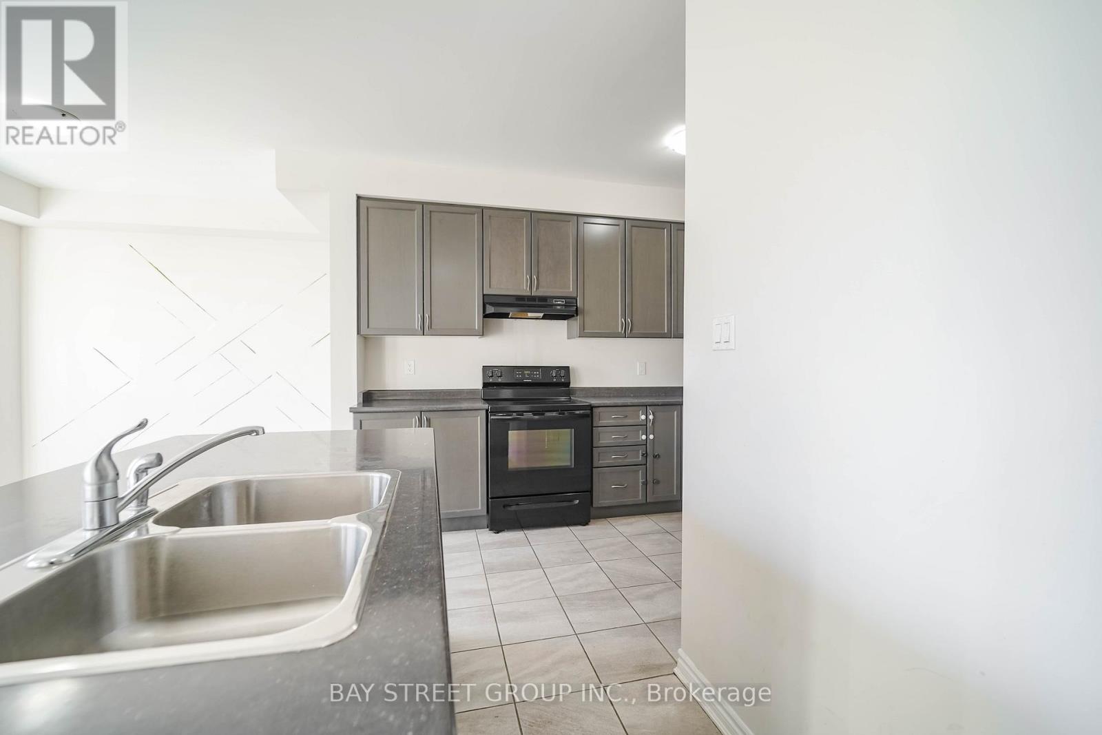 12 Adam Sellers Street, Markham, Ontario  L6B 1N2 - Photo 12 - N12512048