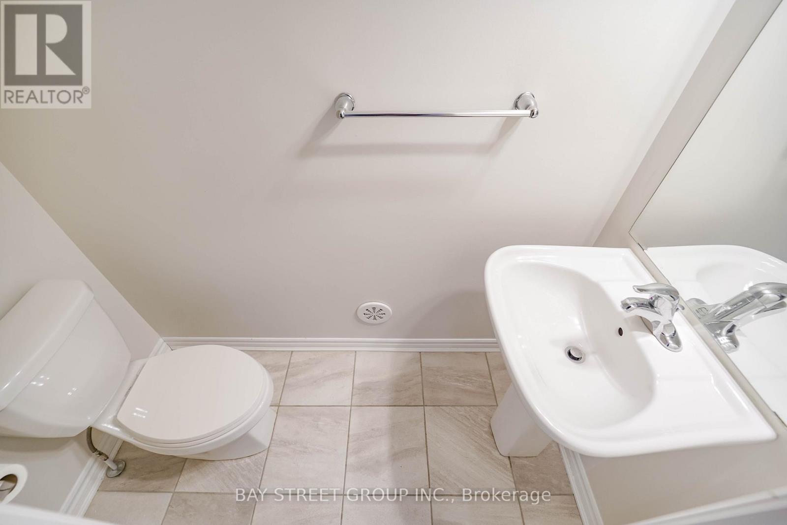 12 Adam Sellers Street, Markham, Ontario  L6B 1N2 - Photo 6 - N12512048