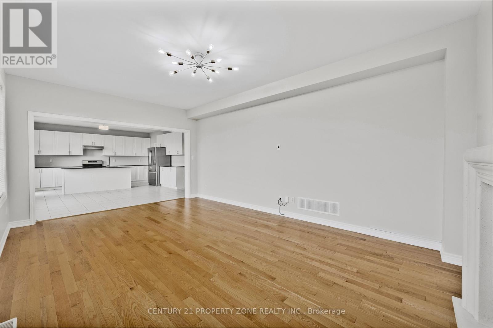 919 Green Street, Innisfil (Lefroy), Ontario  L0L 1W0 - Photo 19 - N12512052