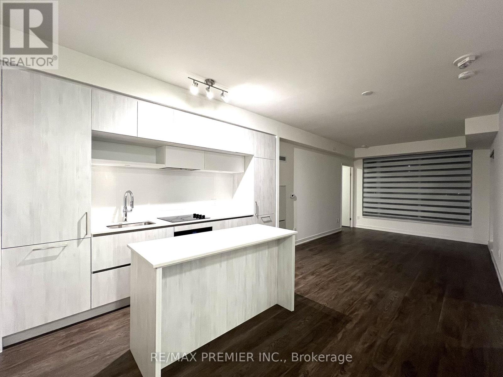 926 - 2 David Eyer Road, Richmond Hill, Ontario  L4S 0N6 - Photo 3 - N12512094