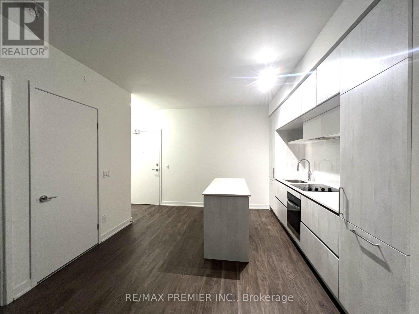 926 - 2 David Eyer Road, Richmond Hill, Ontario  L4S 0N6 - Photo 5 - N12512094