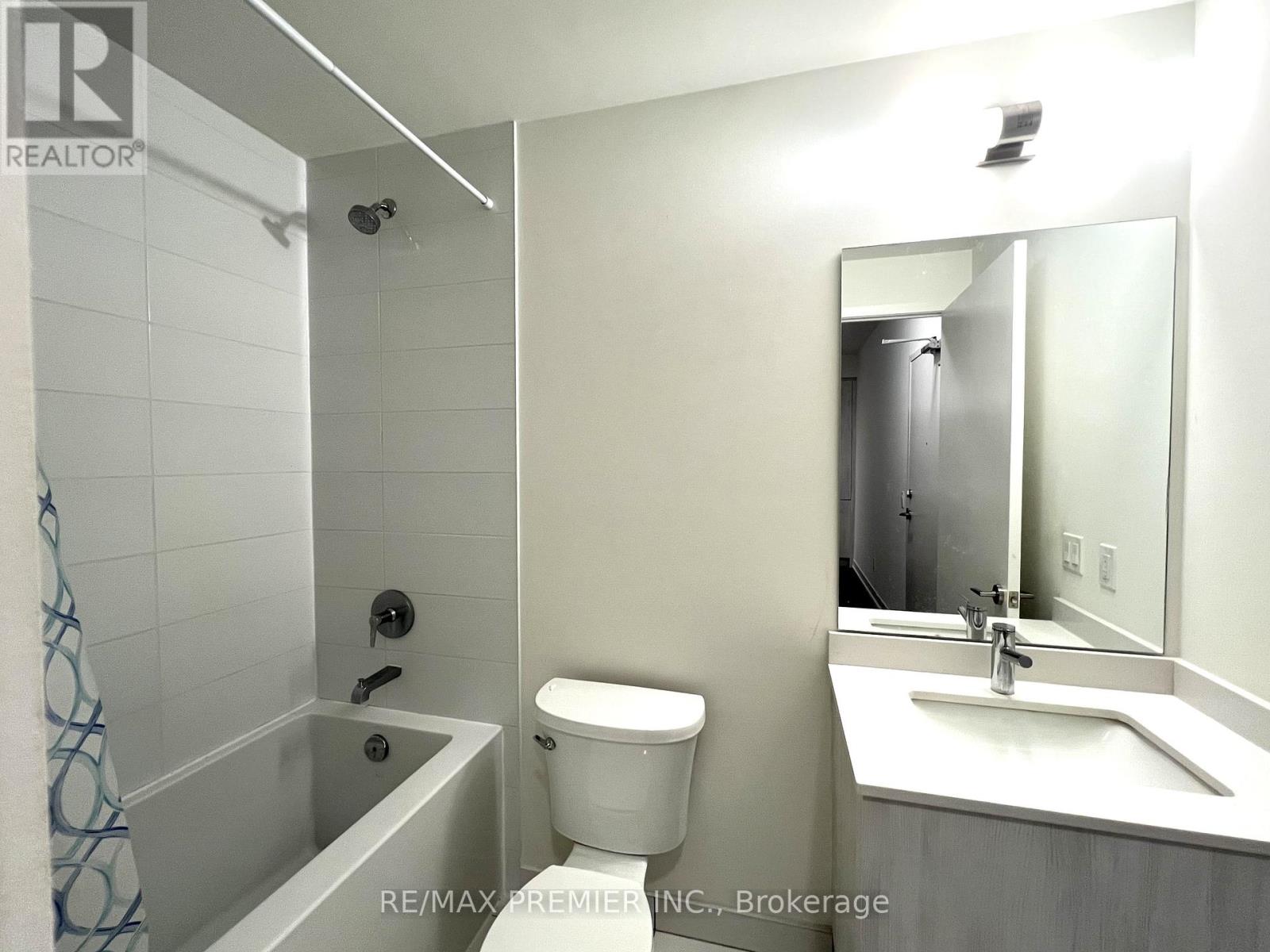 926 - 2 David Eyer Road, Richmond Hill, Ontario  L4S 0N6 - Photo 6 - N12512094