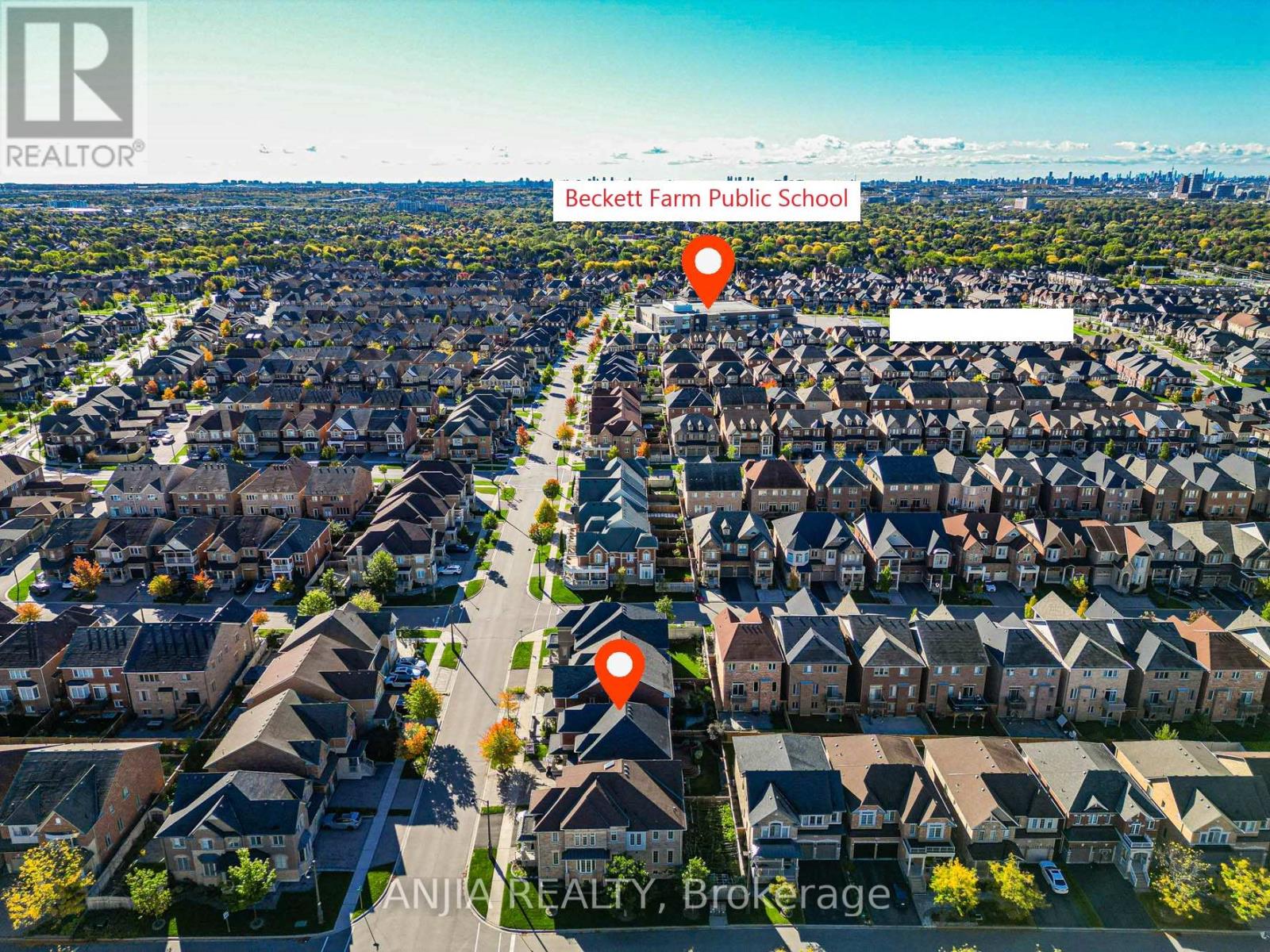 96 Brock Avenue, Markham, Ontario  L6C 0S7 - Photo 5 - N12512138