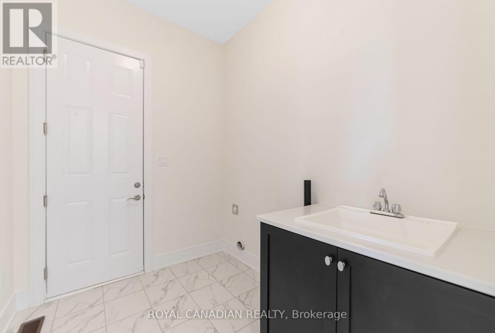 50 Maxson Lane, Whitchurch-Stouffville, Ontario  L4A 5G5 - Photo 23 - N12512140