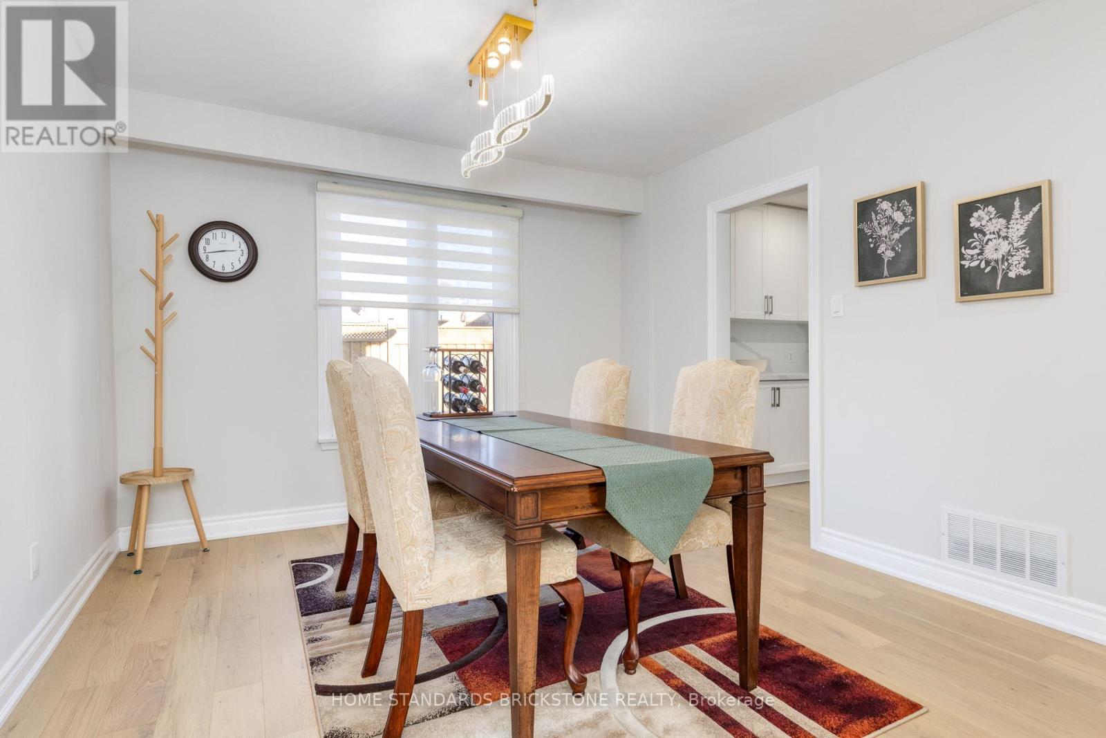 25 Hester Court, Markham, Ontario  L3T 3K4 - Photo 10 - N12512158